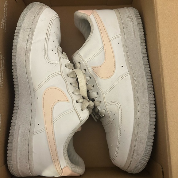 Nike air forces light pink accent lightly used - Picture 2 of 3
